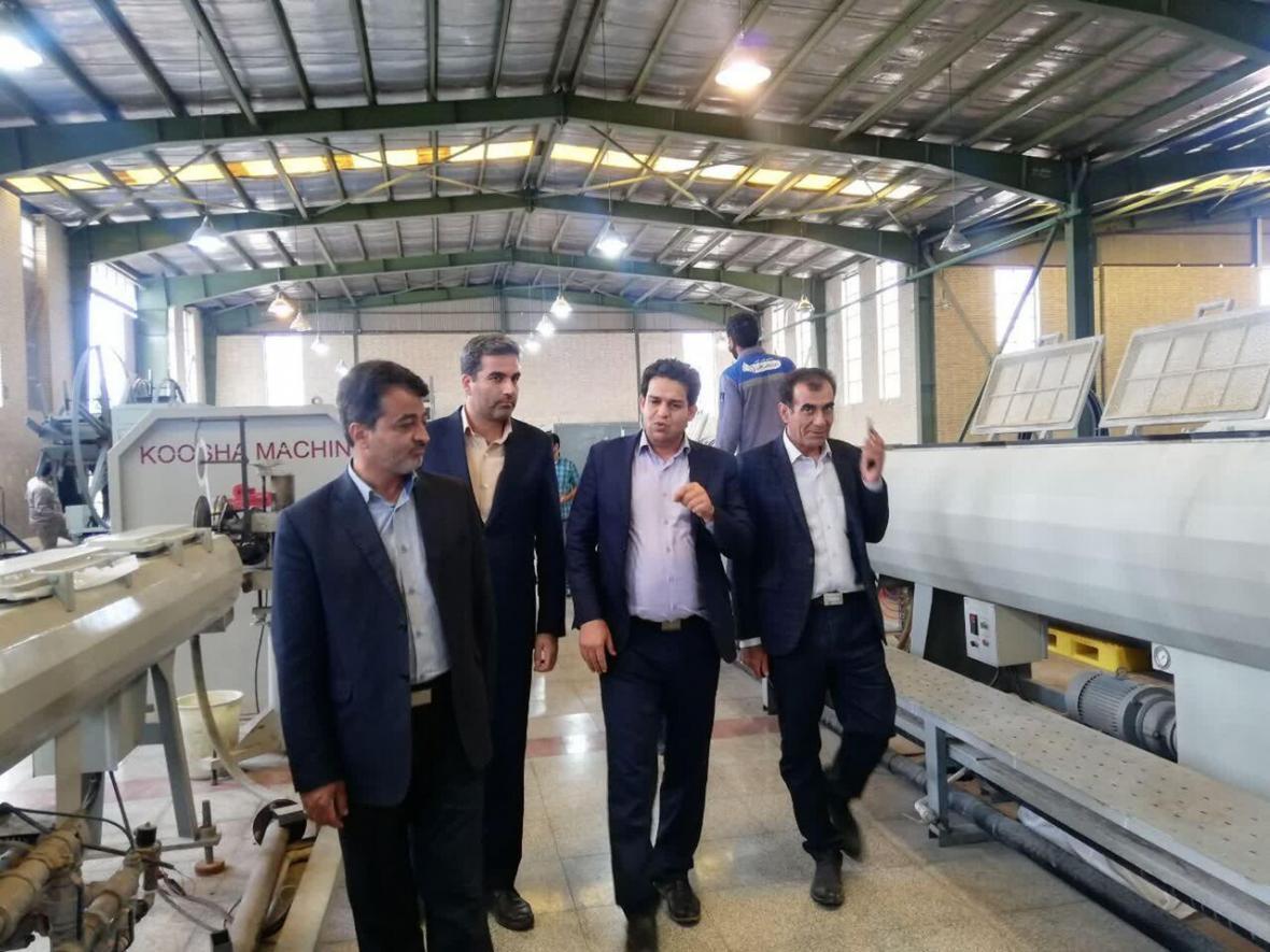 خبرنگاران فرماندار مهریز: جهش تولید با رفع مشکلات واحدهای خبرنگاران فرماندار مهریز: جهش تولید با رفع مسائل واحدهای صنعتی محقق می شود