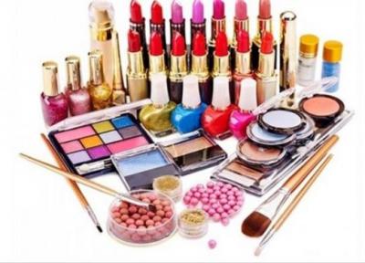 آیا وزارت صمت از لغو ممنوعیت واردات لوازم آرایشی عقب نشینی می نماید؟